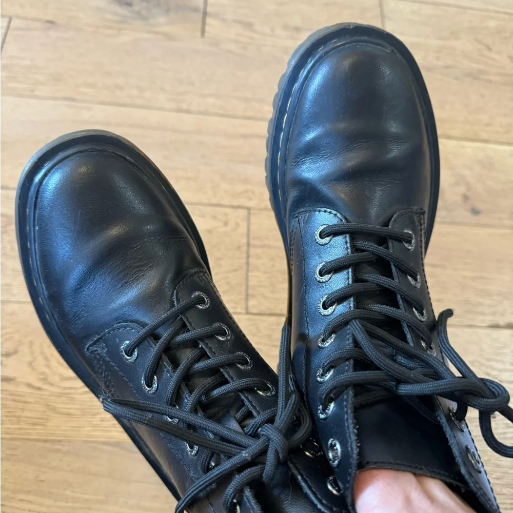 Dr. Martens Luana‎ Boots Black Leather Women’s Size 7